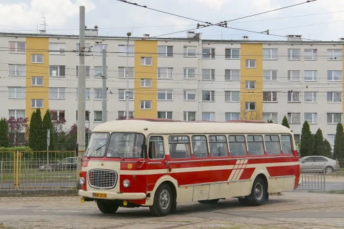 Wycieczka zabytkowym autobusem Jelcz Ogórek