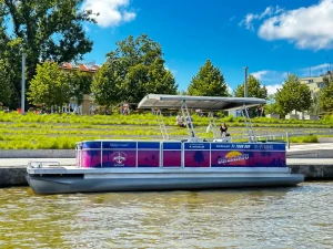 Katamaran Orlando – kobiecy rejs po Odrze we Wrocławiu