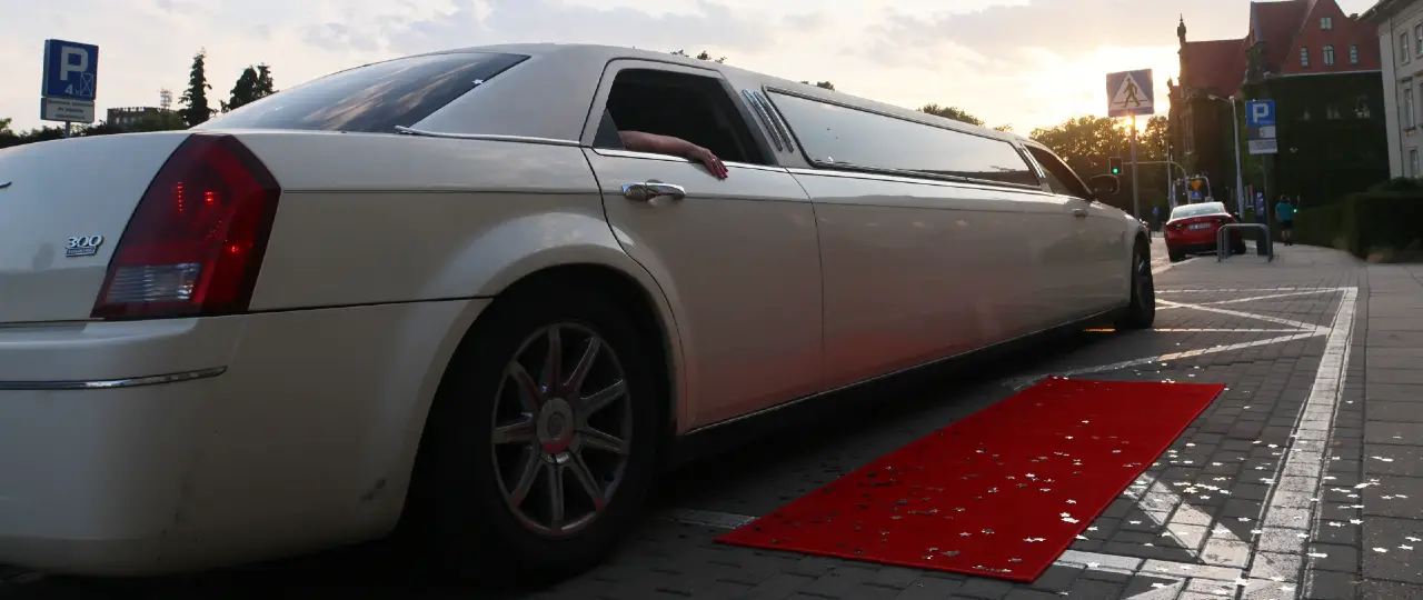 Limuzyna Chrysler podczas zaręczyn we Wrocławiu