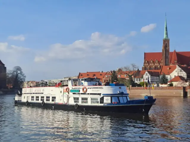 Statek Rusałka Wrocław podczas rejsu po Odrze